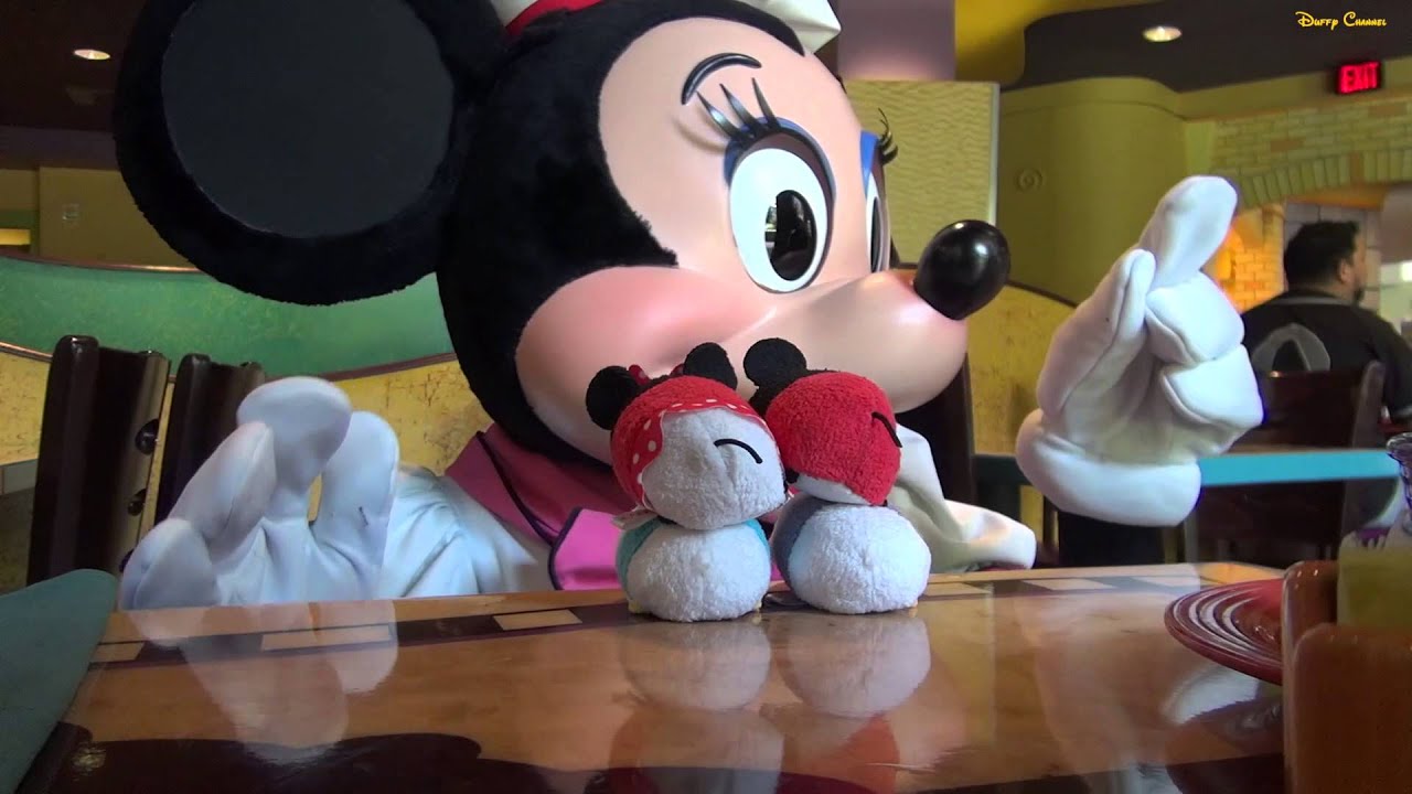 ºoº ツムツムで遊ぶミニーちゃん♪ ミニーちゃんを下にしていたら。。。だーれ？これしたの？？と言わんばかりに近寄ってきましたｗｗｗ ディズニー 短編動画#064