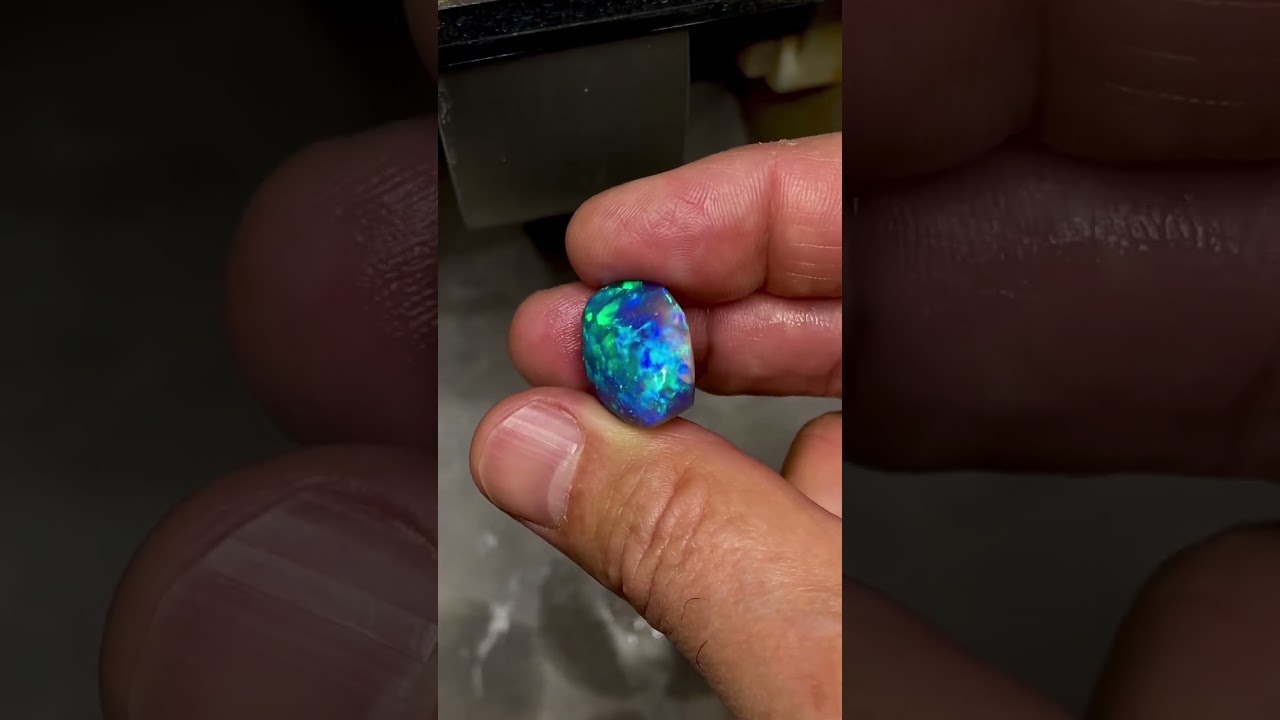 Uncovering the Beauty of Nobby Lightning Ridge Opals