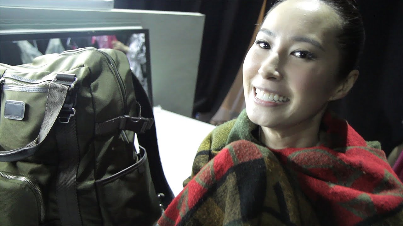 What's In The Bag? w/ Paige Chua @ 2015 Star Awards Show 1