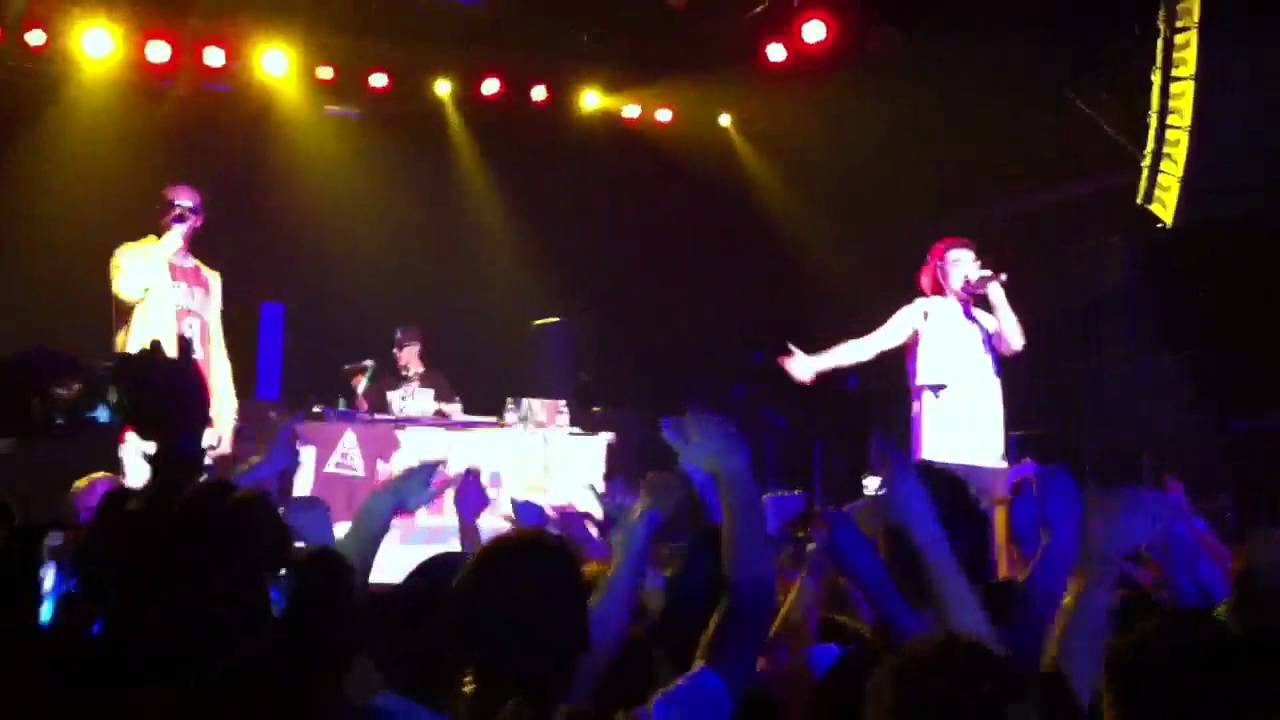 Fedez - Il Cemento Non è Un Fiore Feat Jake La Furia LIVE @ MAGAZZINI GENERALI 5-04-2012