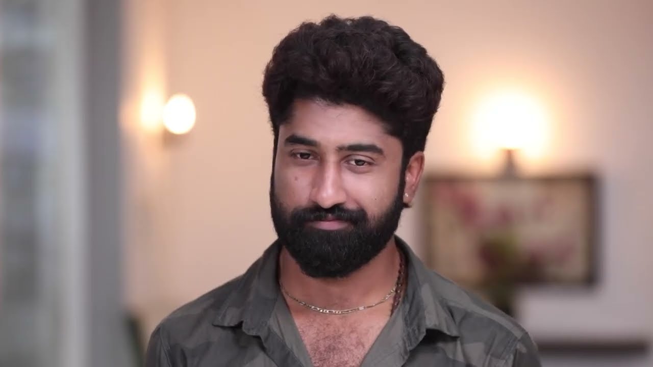 Adithya Gives a Gift to Parvathy - Sembaruthi - Full Ep 1140 - Zee Tamil