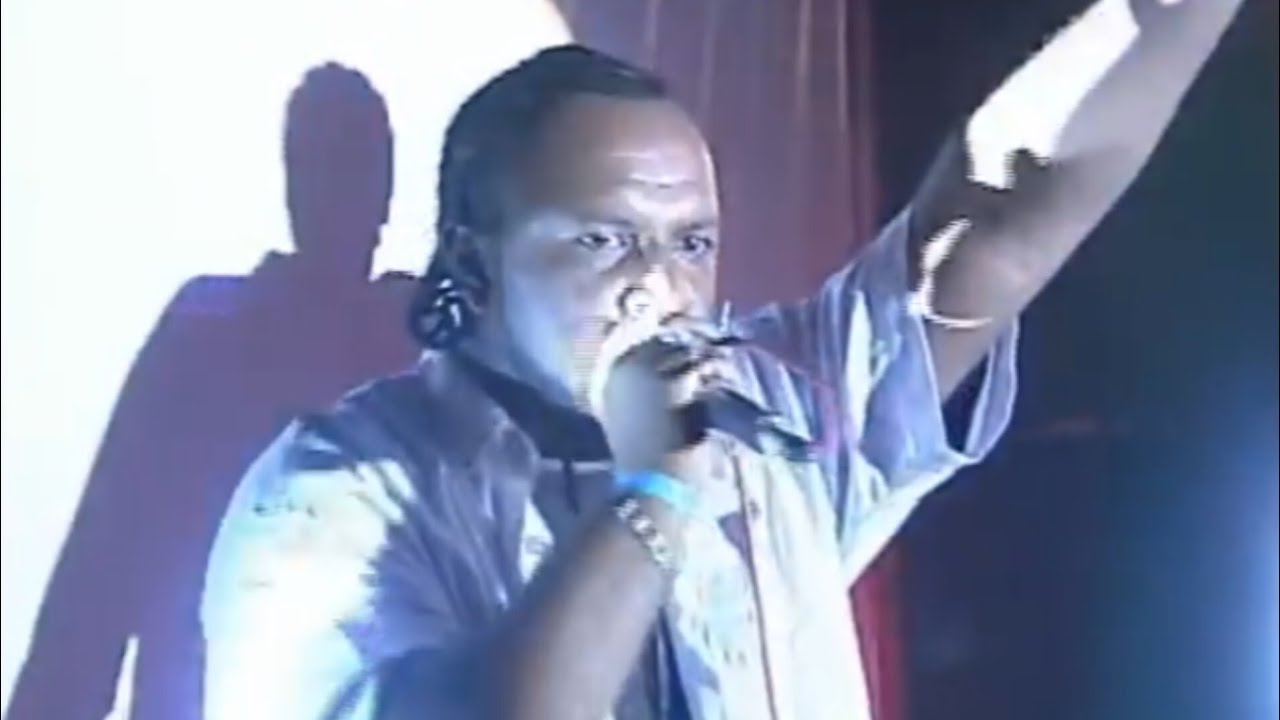 DMN - Racistas Ot&aacute;rios  (DVD Espa&ccedil;o RAP ao Vivo Especial - 2004)