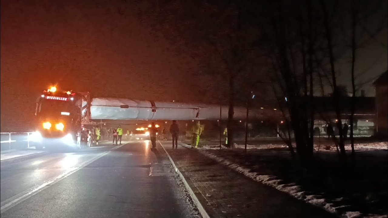 [Mega Transport] Przewóz 82 metrowego masztu ulicami Bazanowic i Cieszyna!!!