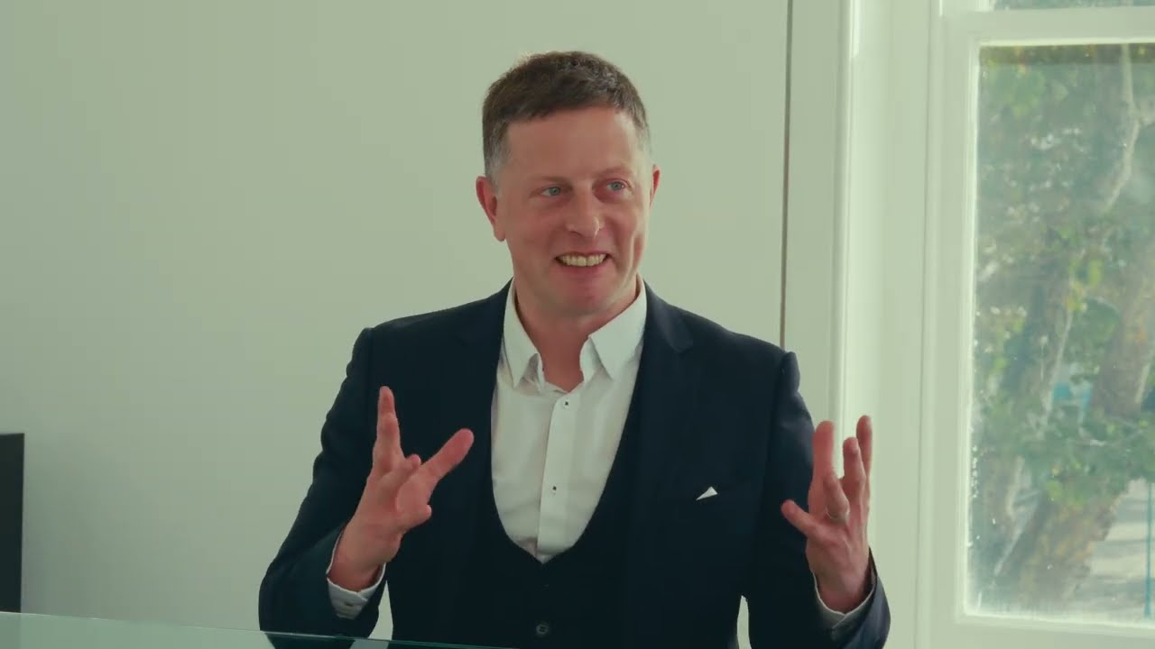In Conversation with Calum Fraser, hosted by Dawn Davies