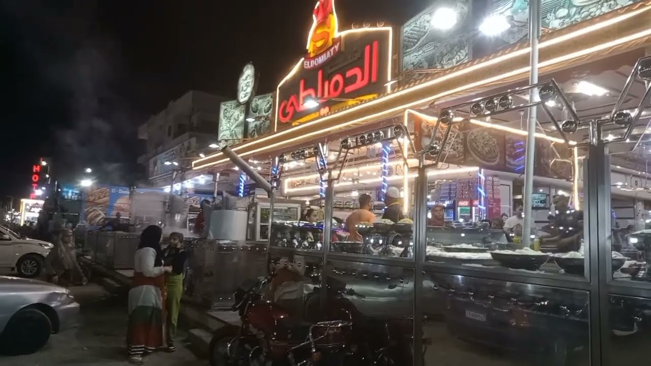 @الفطيره بتطير في الهواء من عند الدمياطى بهلوان .فى مصيف جمصه