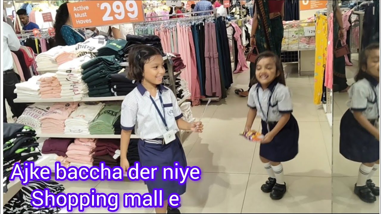 Shopping mall e baccha der niye gelam//darun sob offer cholche//Bengali vlog 