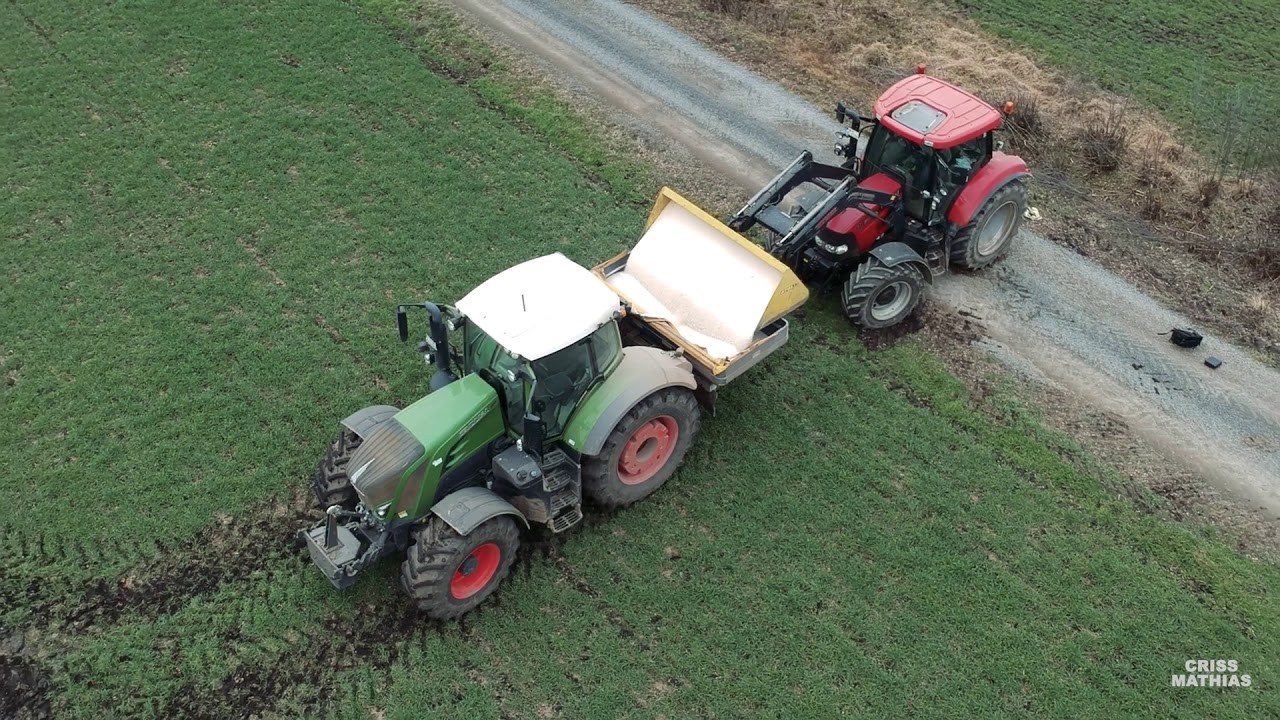 Fendt Vario 828 Düngerstreuen mit Bogballe M2W Streuer