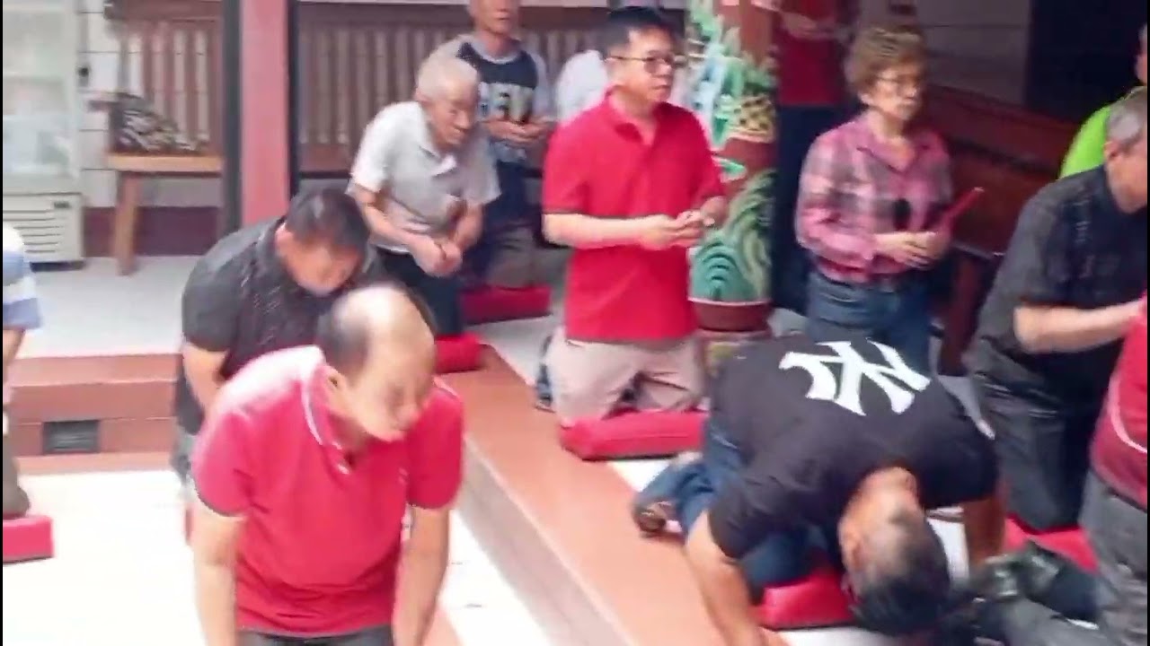 Kelenteng Liong Toh Liong Milik Marga Theng Gelar Sembahyang Sambut Imlek 2577