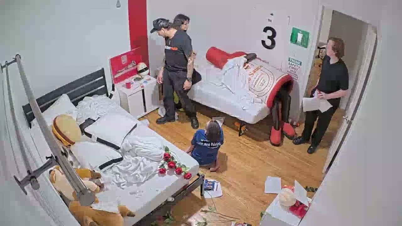 Ricky hit with hot sauce bottle | fishtank season 4