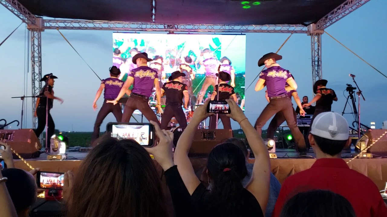 Grupo Control Presentation with the Ikonik Dancers!