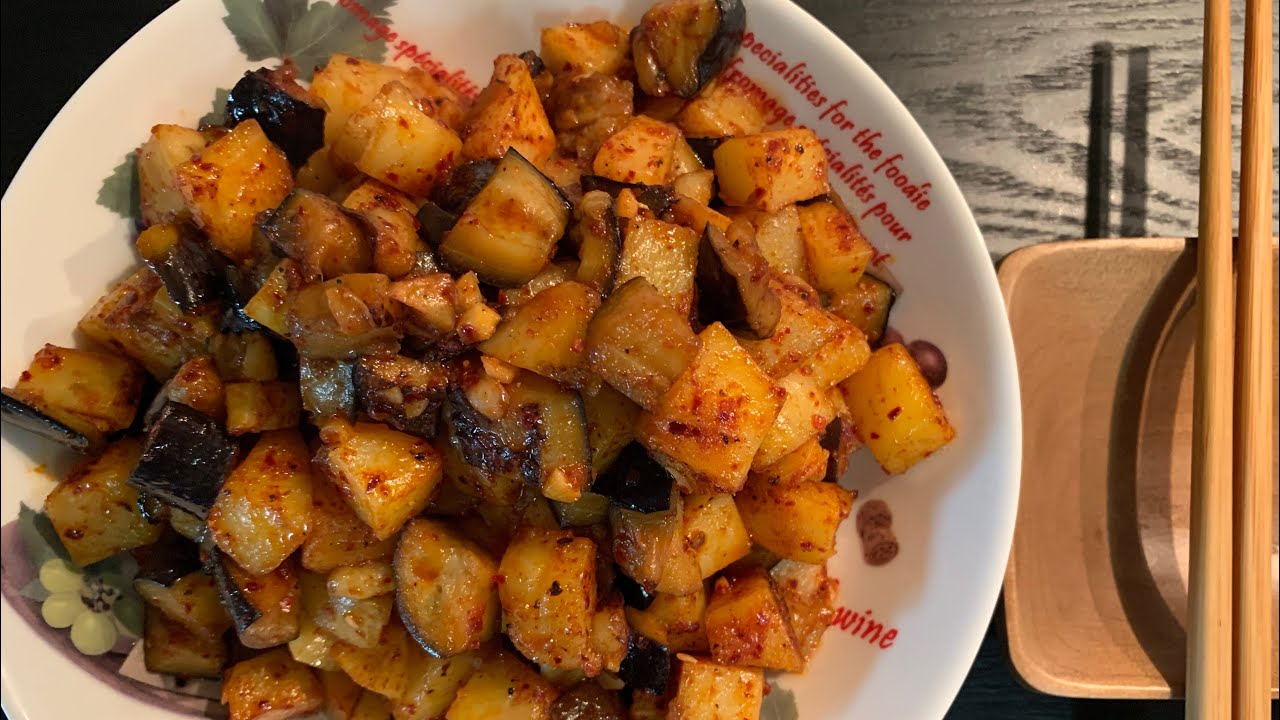 Теплый салат из баклажанов и картофеля с соевым соусом 🍆🥔❗️