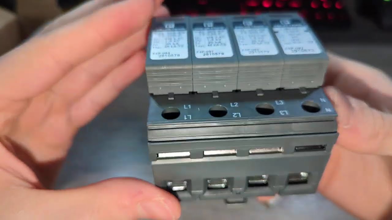 Surge protector/SPD Type 2 Phoenix Contact VAL-MS-EE-T2-3+1-320
