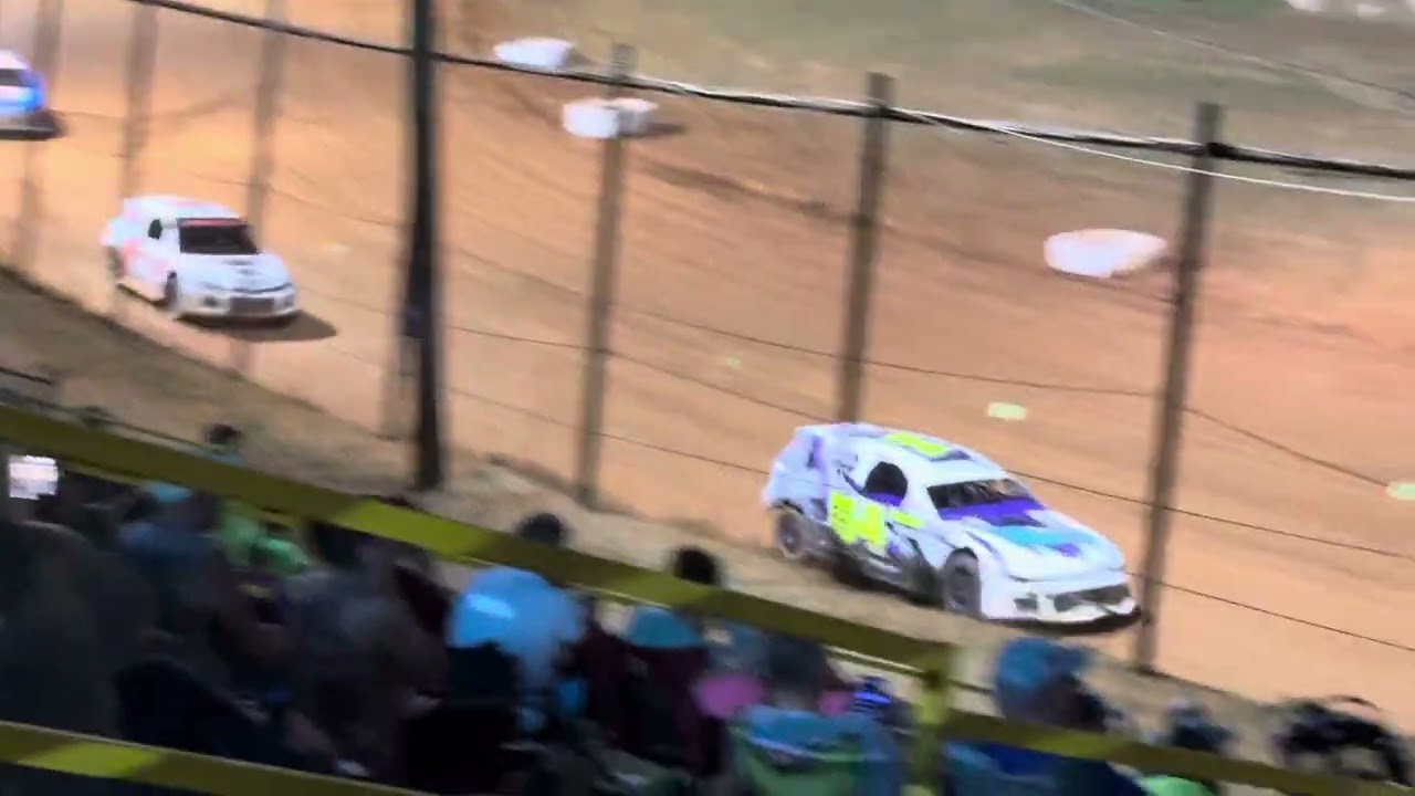 SCDRA Ponderosa Speedway $10,000 to win 7-13-2025 Reid Christiansen leads the pack to start 