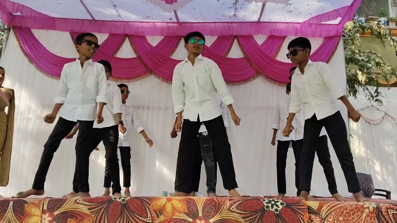 रिमिक्स सॉंग संतोष मामाचे आगमन झालेले आहे.