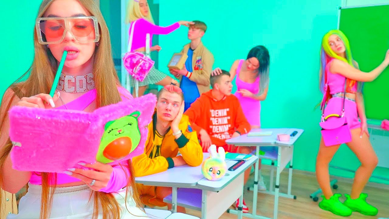 СЕНЗАЦИЈА! ПЕТ РОЗЕ ПОБУЊЕНИЦА! 🎀Кошаркаши су у шоку од таквих дрских черлидерки!🏀Смајлу је позлило