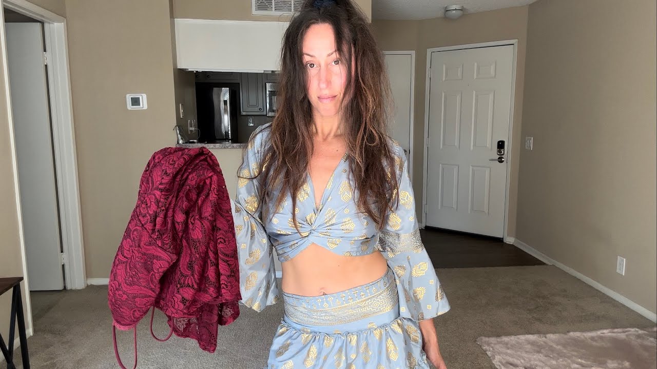 HOW I DECIDE WHAT TO DECLUTTER IN MY WARDROBE AS AN EXTREME MINIMALIST 👗🔥