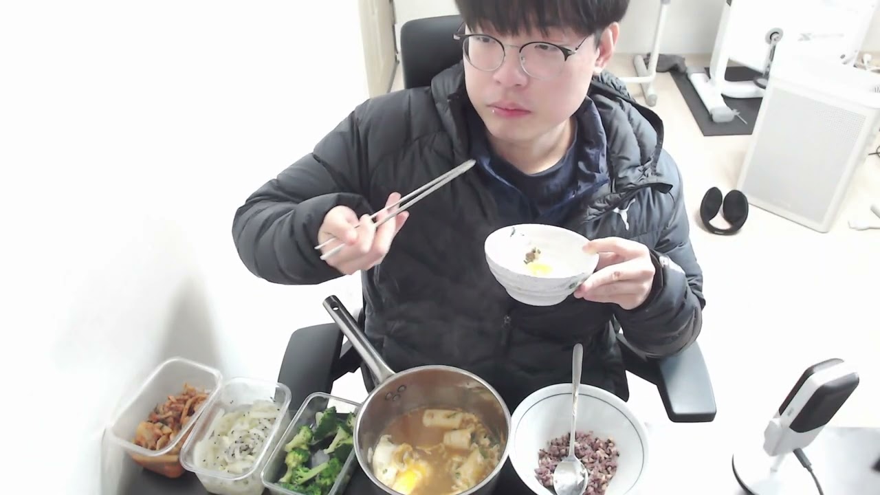 2월 12일 목요일 점심 떡라면