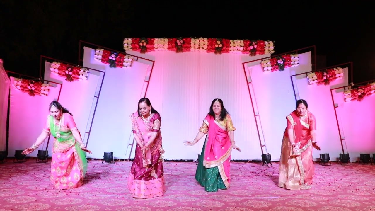 Badhai ho Badhai and Dulhan Ghar Aai # My performance with Groom's mother and friends#weddingdance