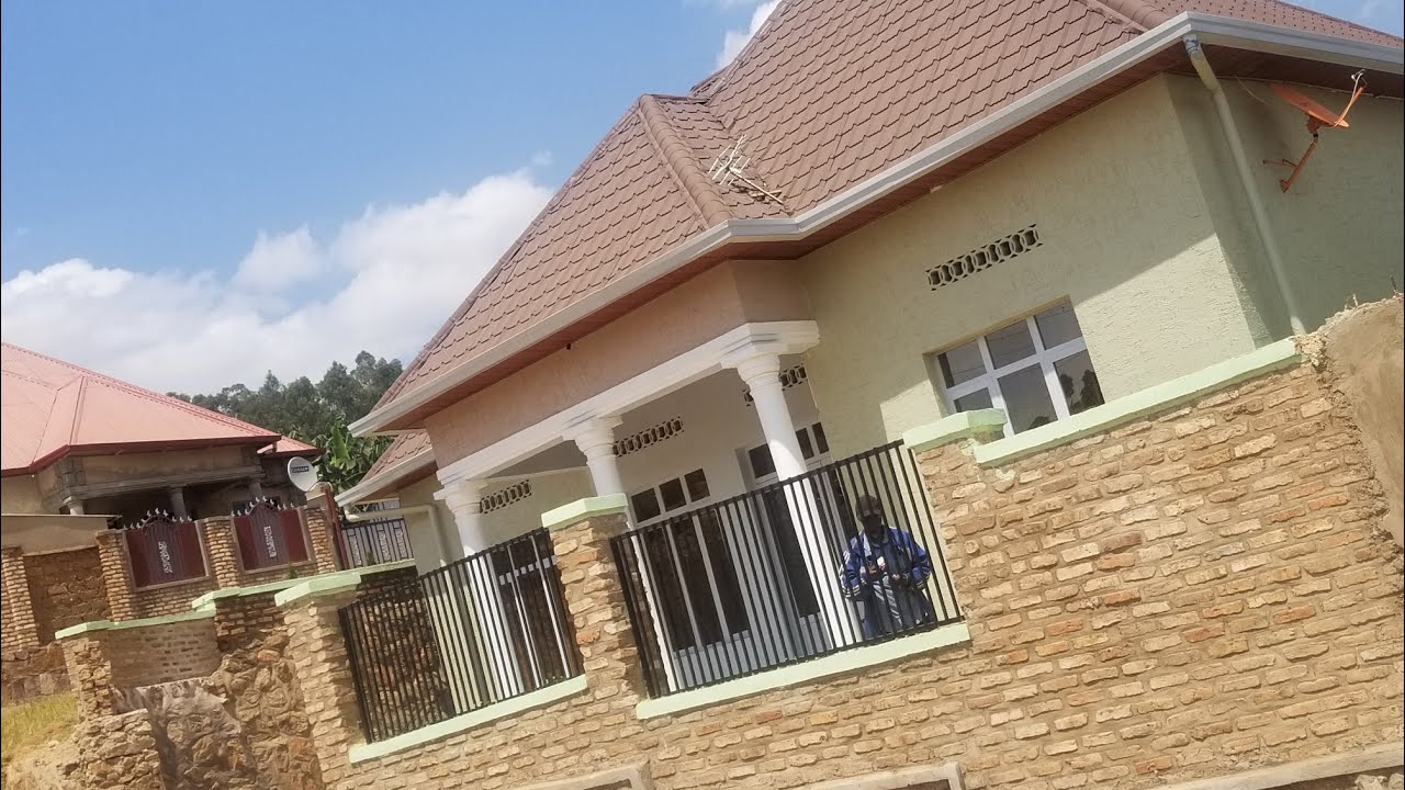 Inzu iri hafi na Gare Price:28M Tel:+250788694365