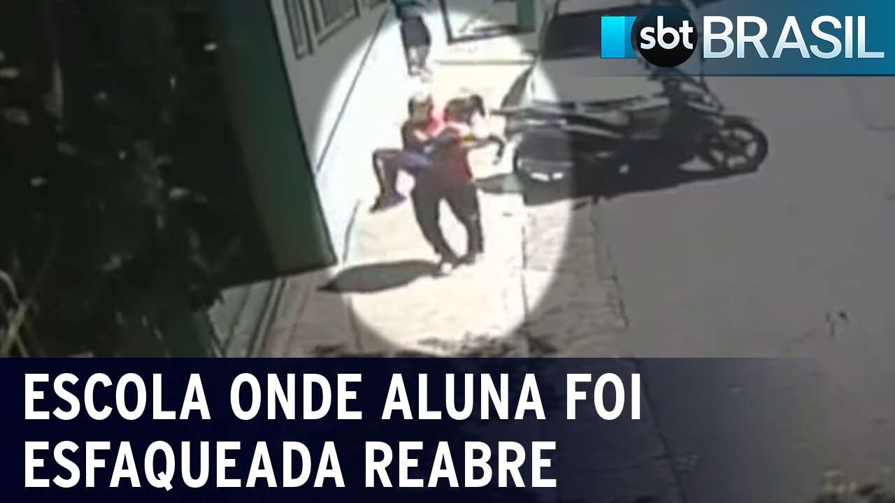Escola onde adolescente foi esfaqueada por colega reabre em São Paulo | SBT Brasil (28/03/22)