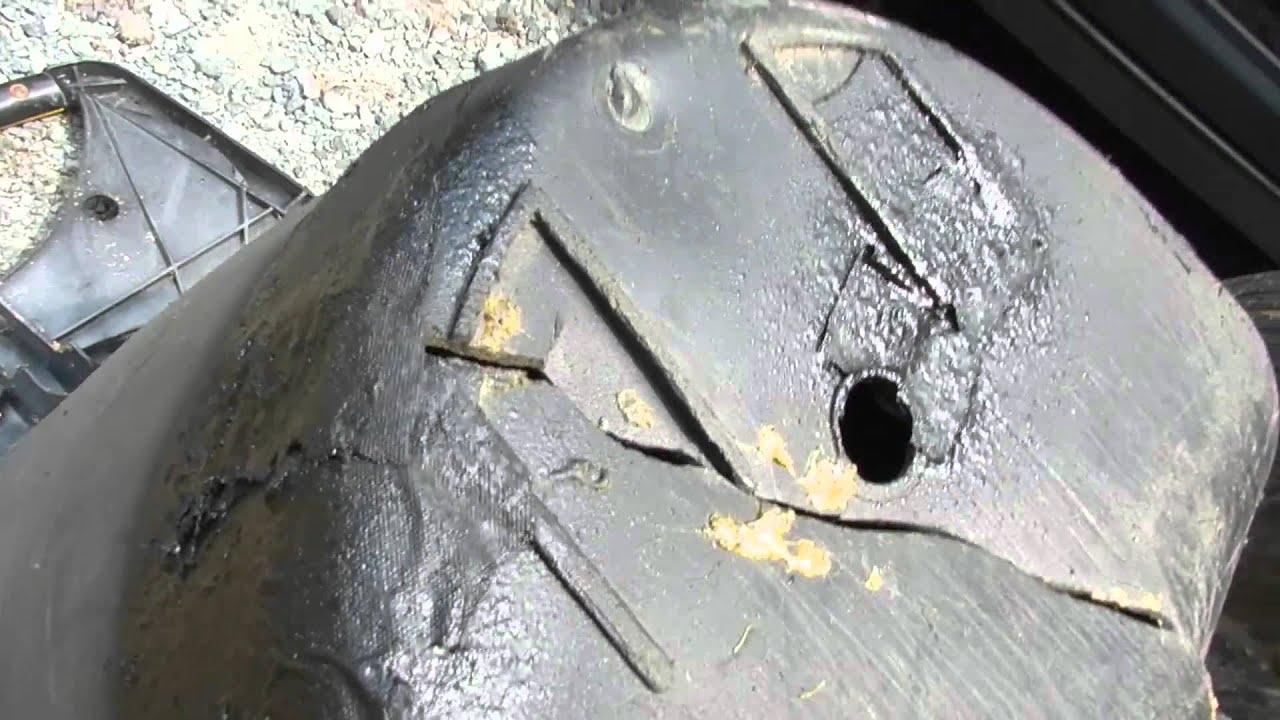 How to Repair a Plastic Wheelbarow with Rustoluim
