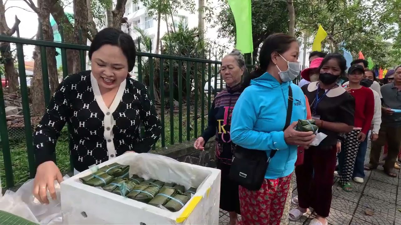 Bữa sáng ngon miệng cho bà con B/N BV Huế từ tấm lòng Mai Linh ở Đức |Trân Trân Huế thương
