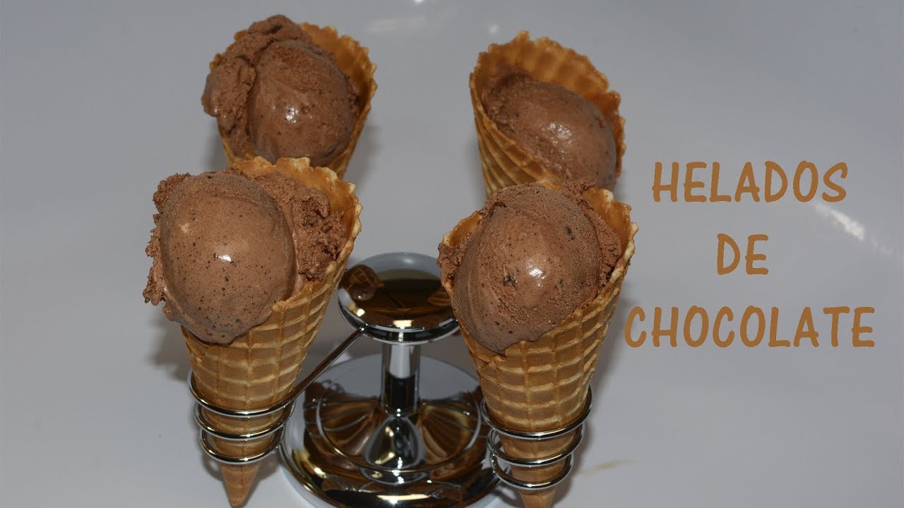 Helados o nieve de chocolate cremoso. Chocolate Ice Cream