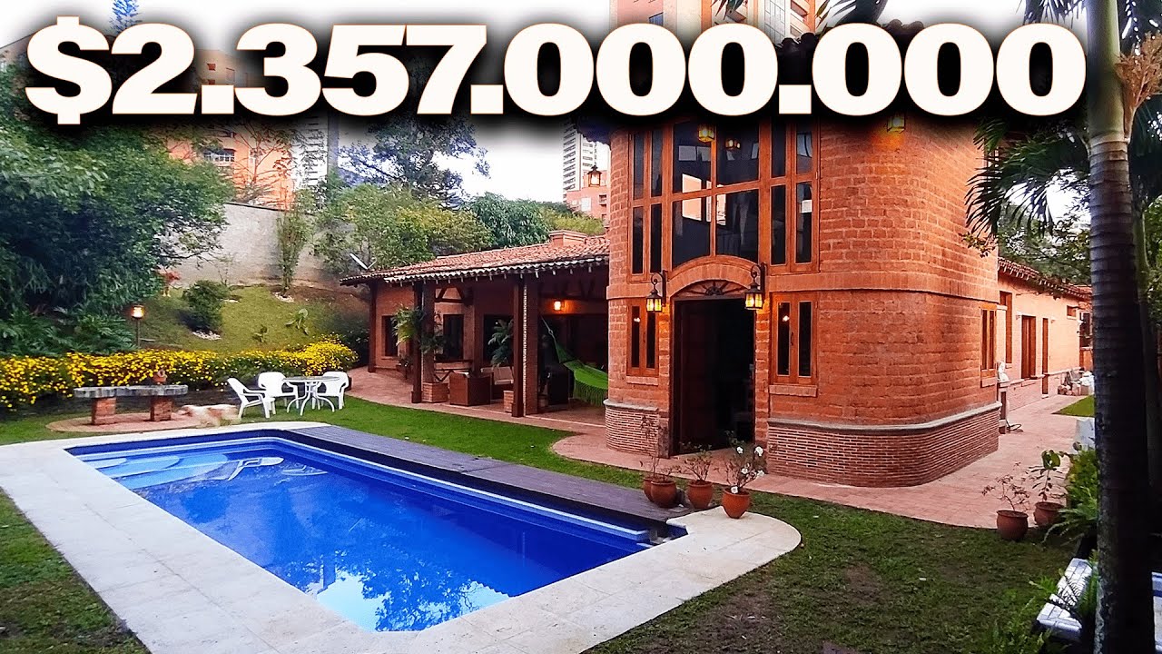 Casa con PISCINA y Espectaculares ACABADOS en VENTA en Medellin EL Poblado $2.357 Millones) 755M2 -