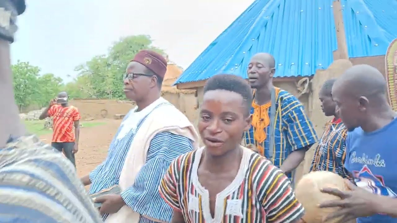 Beo Daana Naba Belia Namaalteng and the Queen mother of Tongo-Beo escorted by Anaba Martin