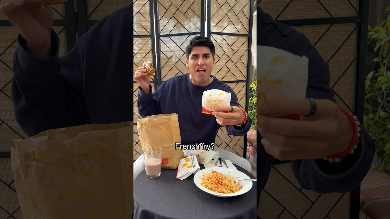 When you sneak food into a restaurant&hellip; 😳😑😂 #shorts #funny #youtubeshorts #food #restaurant