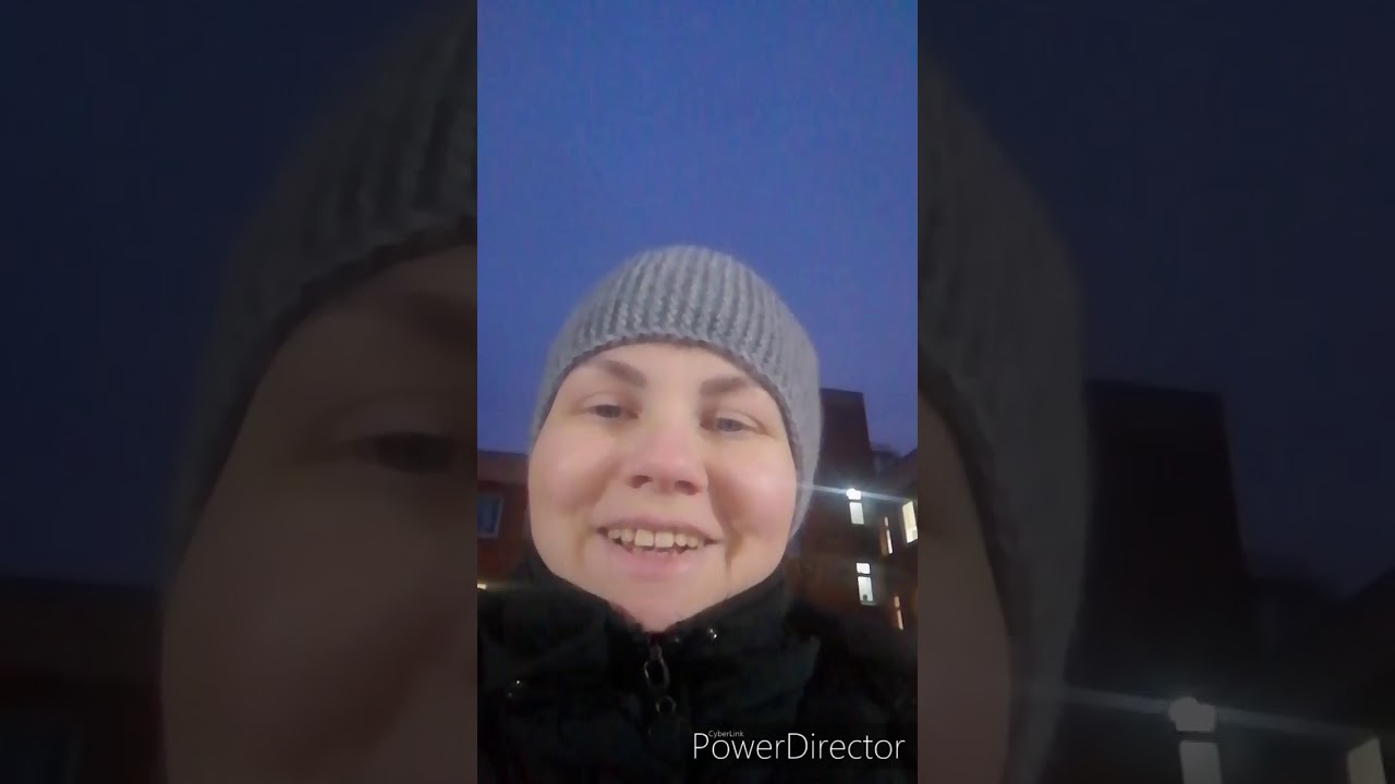 Я хожу с костылем😁