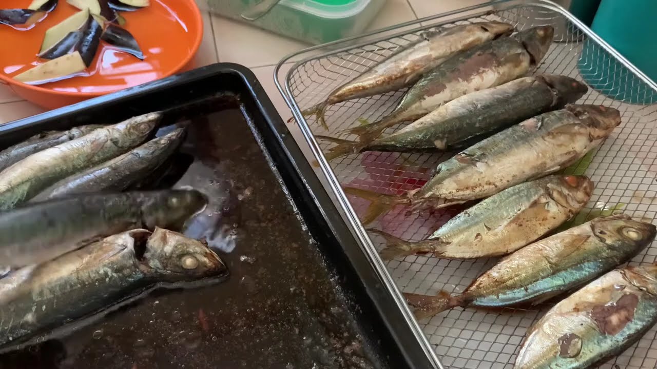 Making Home Made Smoked Mackerel using Wright’s Liquid Smoke | Hazel Cook’s