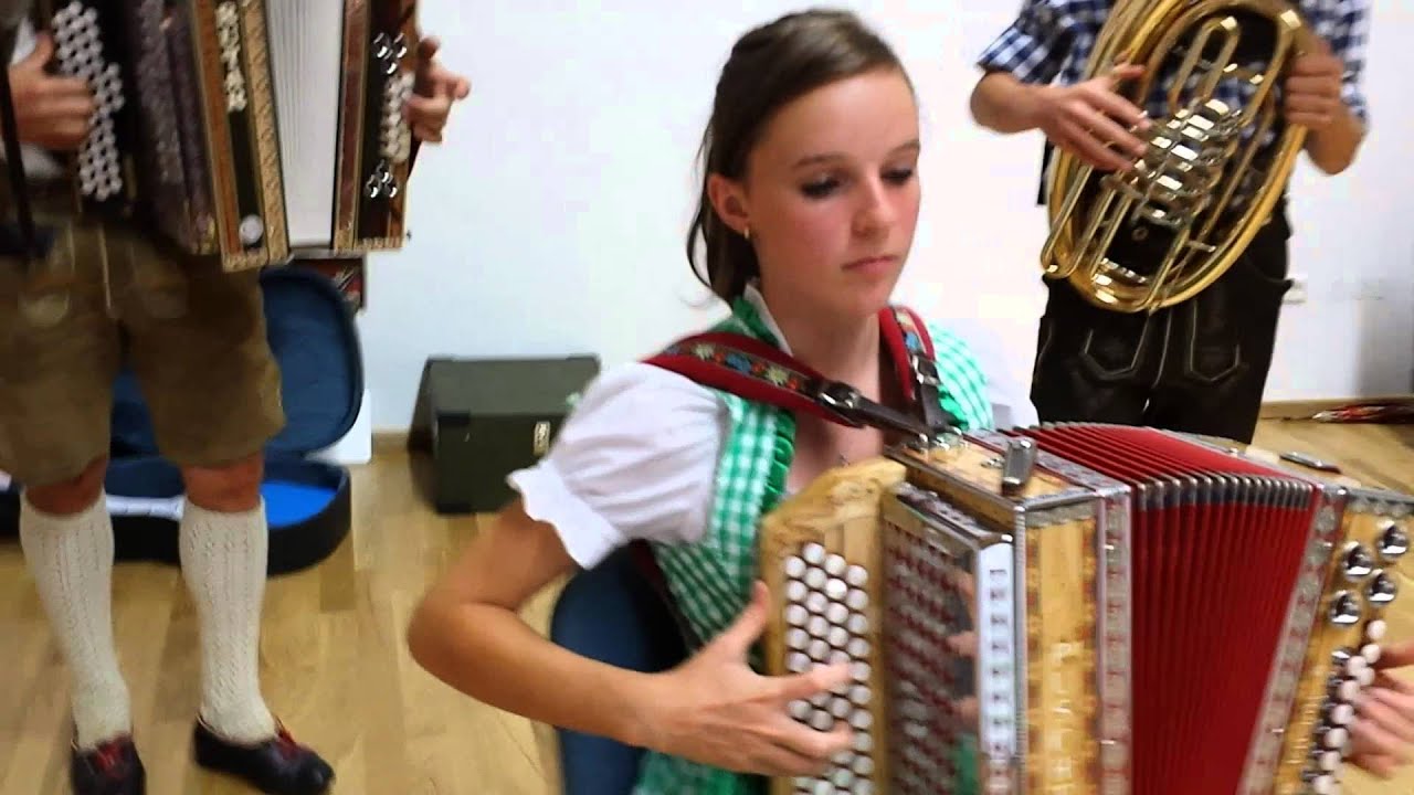 Musica e canto tipico Tirolese Oillalaliliu