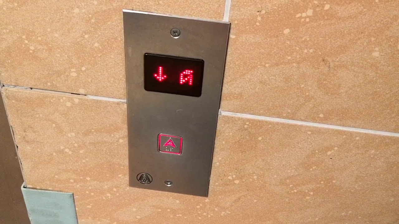 10x Winda Thyssen/Lift Service (w tym 3 tylko dla personelu i bez przejazdu) USK, Wrocław