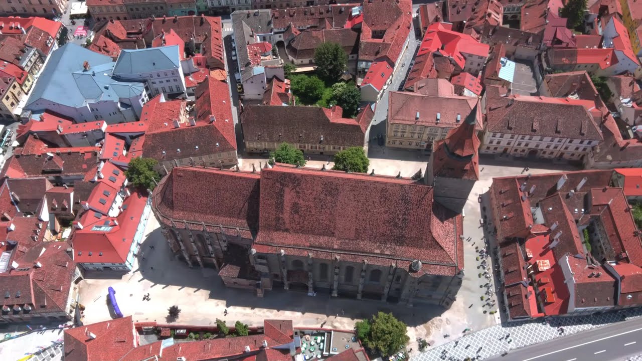 🏙️ Piața Sfatului din Brașov &ndash; Vedere aeriană spectaculoasă &icirc;n 4K!