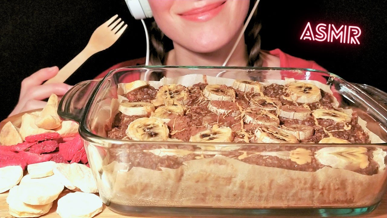 ASMR SNICKERS Baked Oats + FREEZE DRIED Fruit (No Talking|Eating Sounds)