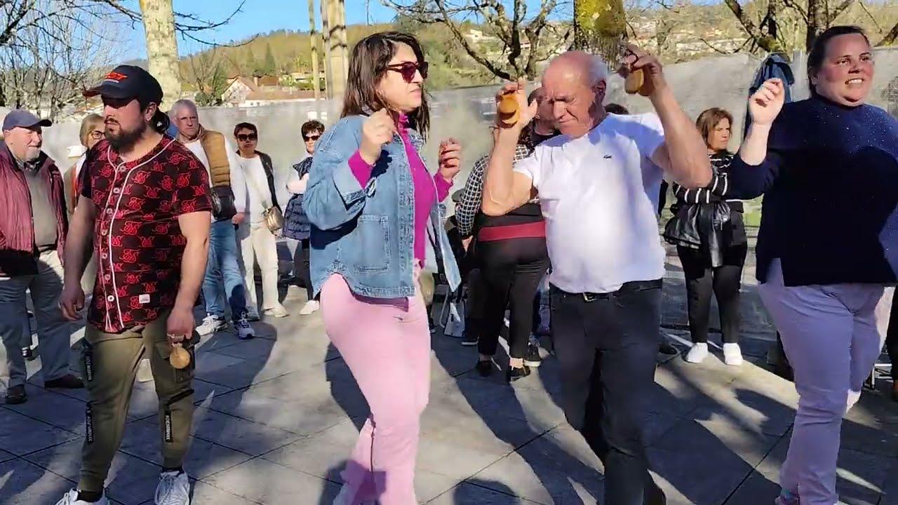 Domingo à tarde 😍 FOLCLORE ✅ Concertinas 🪗 Arcos de Valdevez 🇵🇹 15/3/26 🥳