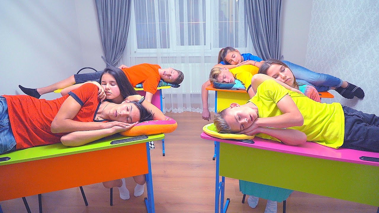 КАК ЗАРАБОТАТЬ В ШКОЛЕ МНОГО ДЕНЕГ? НОЧЁВКА В КЛАССЕ!!!