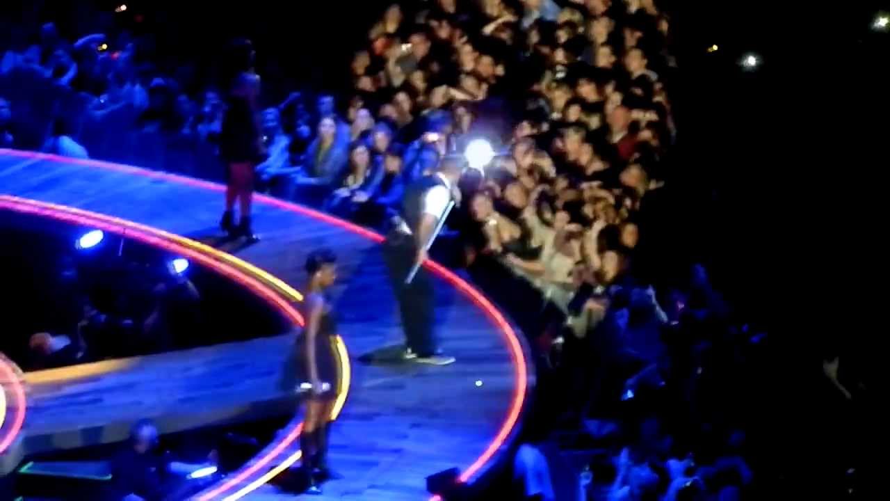 Robbie Williams - DIFFERENT - Live at London O2 Arena - 22.11.2012