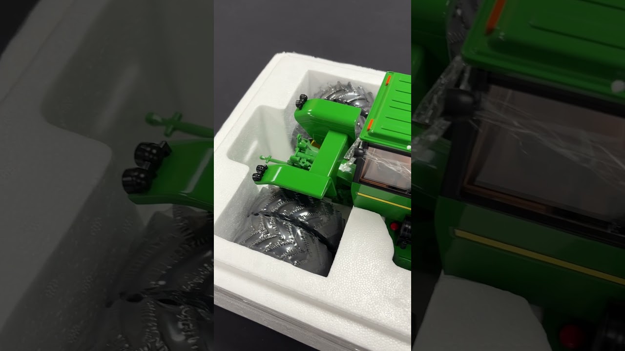 Unbox our 1:16 John Deere 8850 Prestige Select with us! #tractor #johndeere #farmequipment #diecast