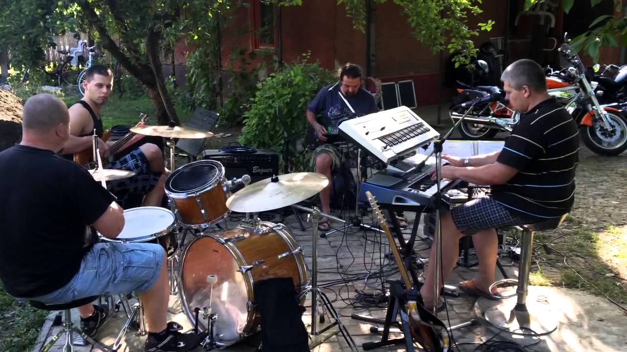 Embertelen dal - Con Moto Quartett