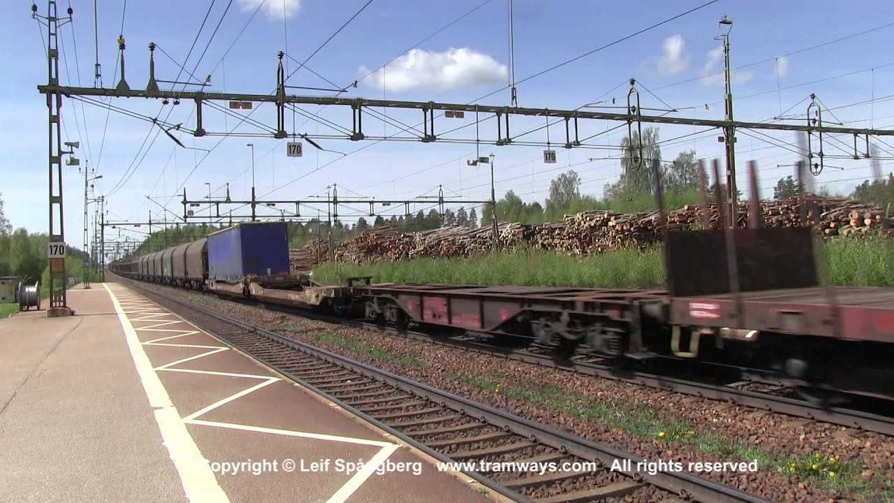 Green Cargo Rd2 1071 with freight train in Lax&aring;, Sweden