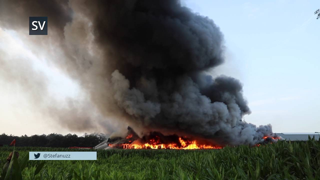 Zeer grote brand bij tuincentrum Fonteyn Meervelderweg Uddel - ©StefanVerkerk.nl