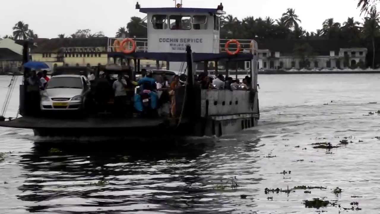 Junkar between Fort Kochi and Vypeen