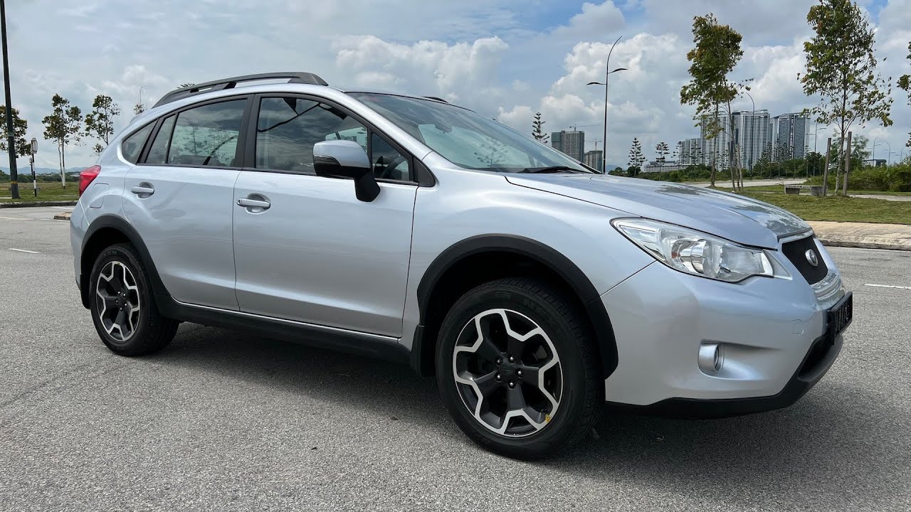 2015 Subaru XV 2.0i AWD Start-Up and Full Vehicle Tour