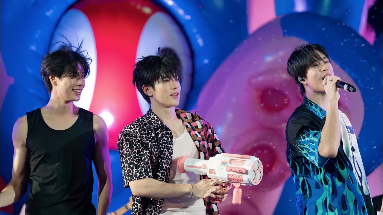 เพลงรัก (Hook)  - Gemini x Fourth x Phuwintang #SiamParagonUltrasonicWaterFestival2024