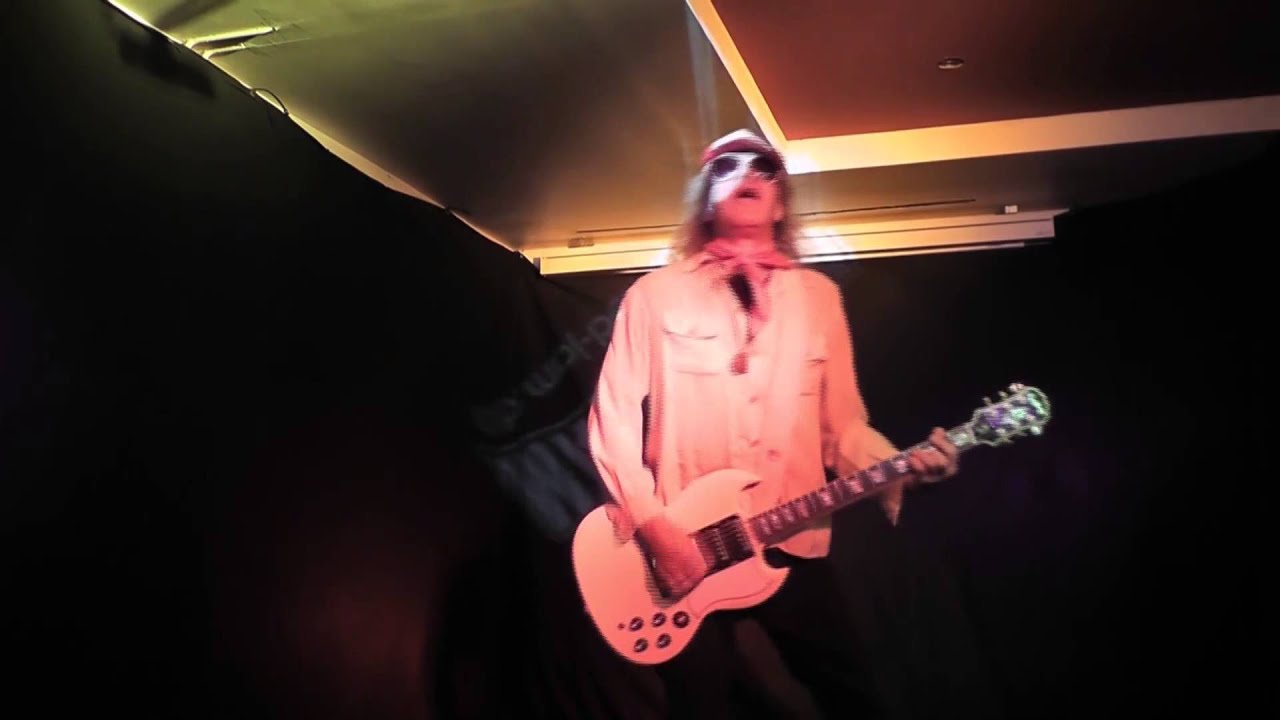 MARTIN HESSE - SLIP ON MY SLIDER [OFFICIAL VIDEO]