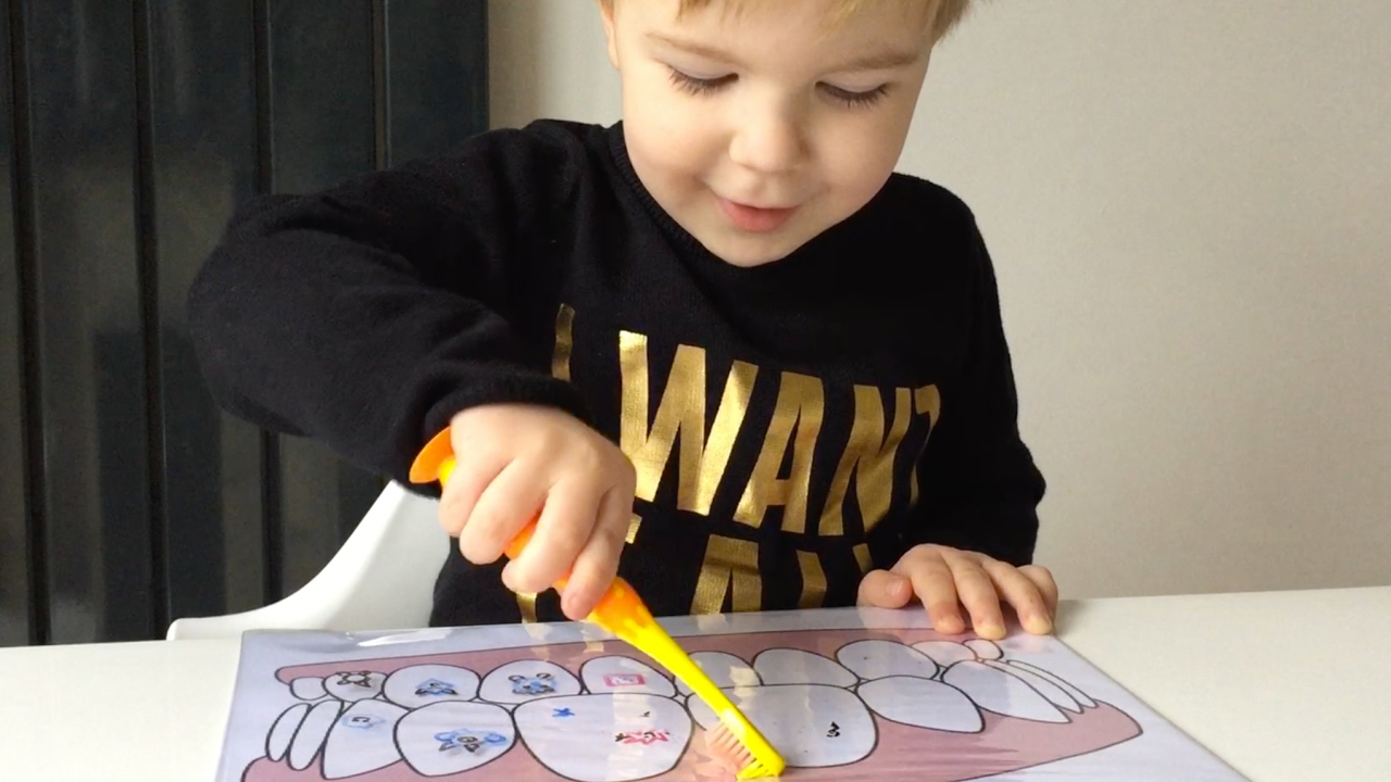 How To Teach Toddler To Brush Teeth Through Fun Activity