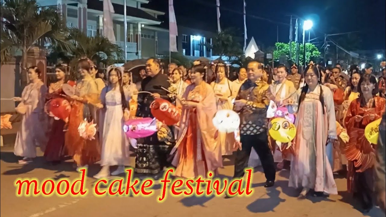 Singkawang Moon Cake Festival 2025 // pawai lampion kue bulan 