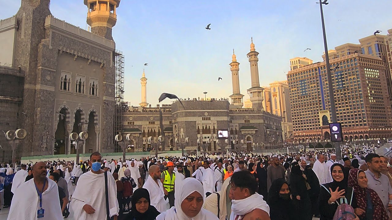 PEGANG KAMERA SAMPAI DIYAM TERHIFNOTIS OLEH SUASANA KOTA MAKKAH DI PAGI HARI